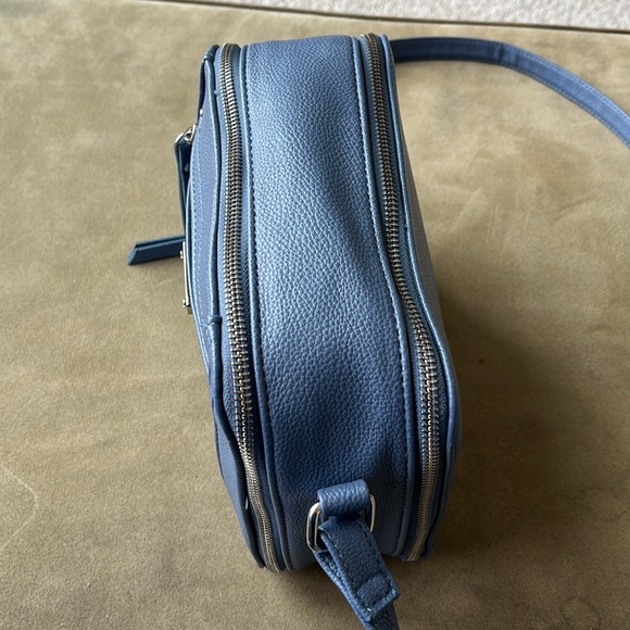 Rosetti Blue Purse - Picture 2 of 11